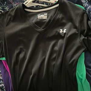 Under armour semi fitted v neck